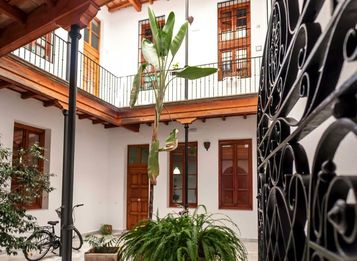 Апартаменты Abades Giralda Deluxe By Valcambre Севилья Экстерьер фото